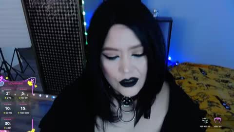 Laura  online show from 04-18-26, 03:16