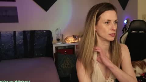 Gretchen  Jimmy online show from 11-14-25, 01:37