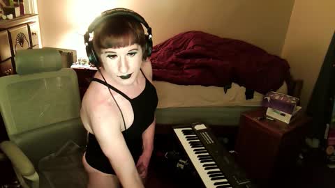 Countess of Hotdogs online show from 11-29-25, 04:59