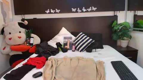 Snapshot of wife_mature chatting on 06-27-26, 12:33 sussy online show from 06-27-26, 12:33