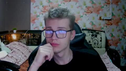 Snapshot of wiiinkyyy chatting on 10-27-25, 03:49 wiiinkyyy online show from 10-27-25, 03:49