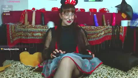 VICTORIA online show from 10-31-25, 09:27