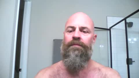 Snapshot of wil1565 chatting on 12-18-25, 01:44 wil1565 online show from 12-18-25, 01:44