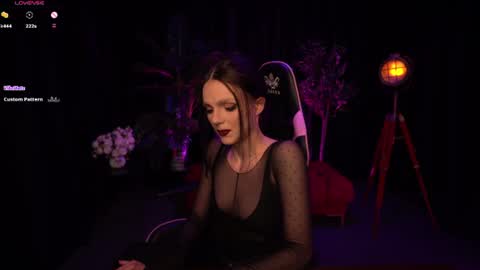 Snapshot of wild_alice_me chatting on 06-10-26, 03:55 Alice online show from 06-10-26, 03:55