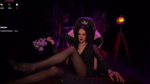 Snapshot of wild_alice_me chatting on 06-12-26, 03:55 Alice online show from 06-12-26, 03:55