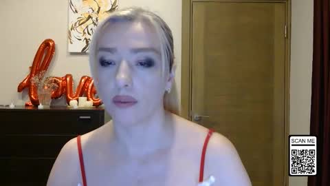 Snapshot of wild_silk_desire chatting on 03-09-26, 05:17 Alina online show from 03-09-26, 05:17