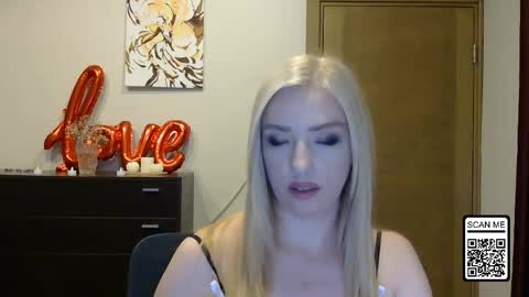 Snapshot of wild_silk_desire chatting on 03-11-26, 04:35 Alina online show from 03-11-26, 04:35