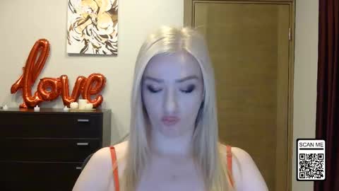 Snapshot of wild_silk_desire chatting on 03-15-26, 04:57 Alina online show from 03-15-26, 04:57