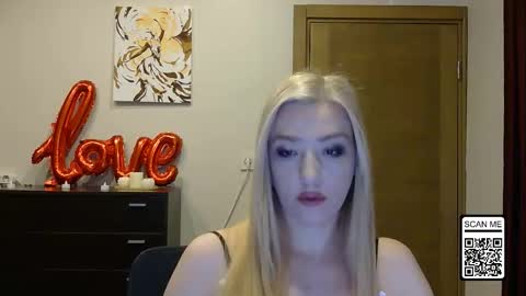 Snapshot of wild_silk_desire chatting on 03-20-26, 05:18 Alina online show from 03-20-26, 05:18