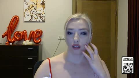 Snapshot of wild_silk_desire chatting on 03-28-26, 05:34 Alina online show from 03-28-26, 05:34