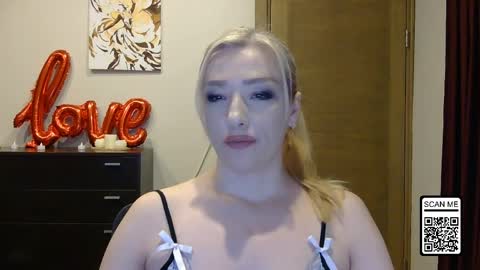 Snapshot of wild_silk_desire chatting on 04-06-26, 05:36 Alina online show from 04-06-26, 05:36