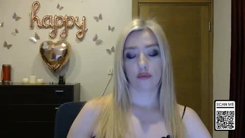 Snapshot of wild_silk_desire chatting on 04-18-26, 05:28 Alina online show from 04-18-26, 05:28