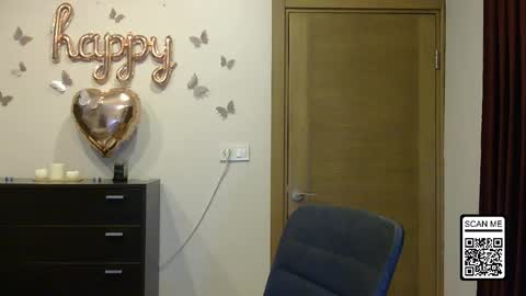 Snapshot of wild_silk_desire chatting on 04-18-26, 07:58 Alina online show from 04-18-26, 07:58