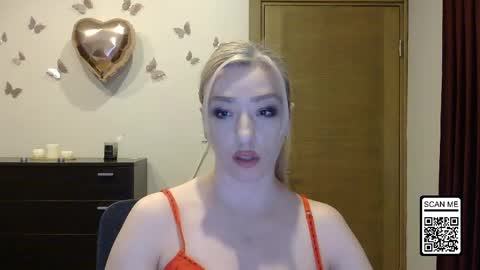 Snapshot of wild_silk_desire chatting on 04-20-26, 06:42 Alina online show from 04-20-26, 06:42