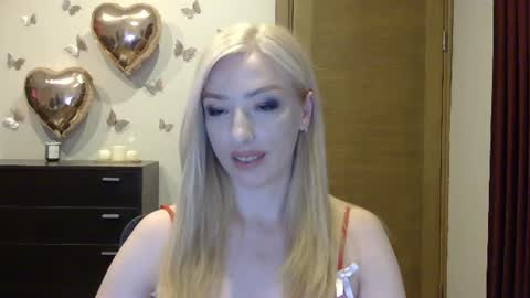 Snapshot of wild_silk_desire chatting on 06-27-26, 04:56 Alina online show from 06-27-26, 04:56