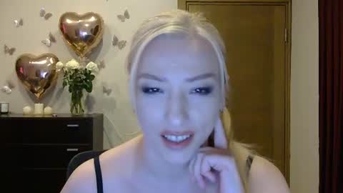 Snapshot of wild_silk_desire chatting on 07-05-26, 04:25 Alina online show from 07-05-26, 04:25