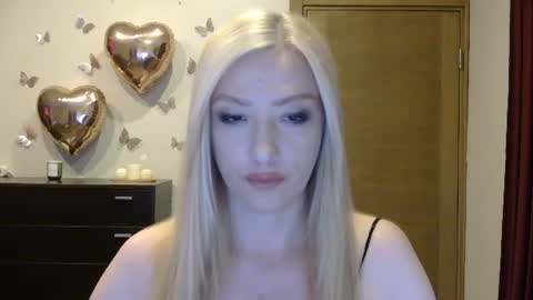 Snapshot of wild_silk_desire chatting on 07-10-26, 04:53 Alina online show from 07-10-26, 04:53