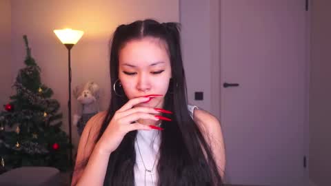 Snapshot of wildabottiglieri chatting on 12-16-25, 05:34 Kiki online show from 12-16-25, 05:34