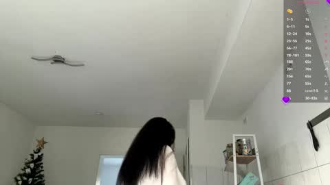 Snapshot of wildahankin chatting on 10-17-25, 07:00 Mia online show from 10-17-25, 07:00