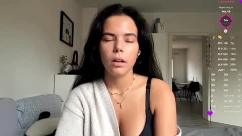 Snapshot of wildahankin chatting on 11-16-25, 08:09 Mia online show from 11-16-25, 08:09