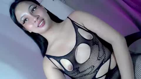 Snapshot of wildest_dream1 chatting on 11-10-25, 06:18 wildest_dream1 online show from 11-10-25, 06:18