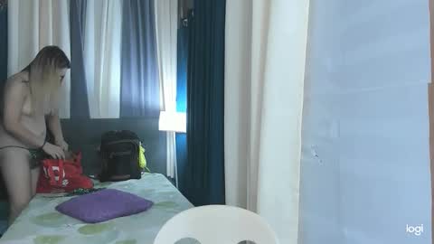 Snapshot of wildhot_pauleen4uxxx chatting on 04-16-26, 01:12 pauleen online show from 04-16-26, 01:12