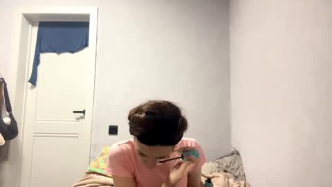 wildpeachh online show from 10-28-25, 06:21