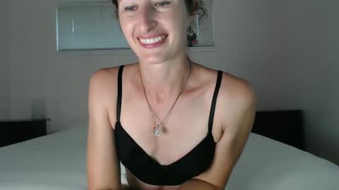 Snapshot of wildrose_l chatting on 09-18-25, 01:51 WildRose L - check my Pinned tweet if you dont see me online within 5 minutes after Ive sent email notifications online show from 09-18-25, 01:51