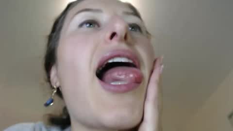 Snapshot of wildrose_l chatting on 12-05-25, 01:36 WildRose L - check my Pinned tweet if you dont see me online within 5 minutes after Ive sent email notifications online show from 12-05-25, 01:36