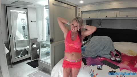 Snapshot of wildwifebarbie chatting on 02-04-26, 05:30 Angelica 49 online show from 02-04-26, 05:30