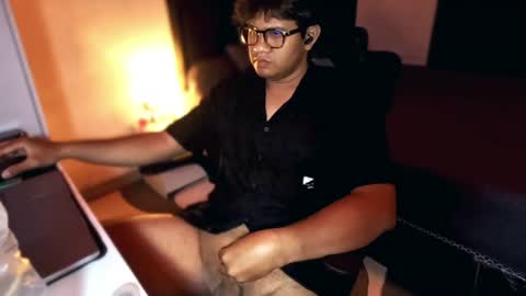 Snapshot of wildynight chatting on 06-26-26, 05:28 Wildy online show from 06-26-26, 05:28