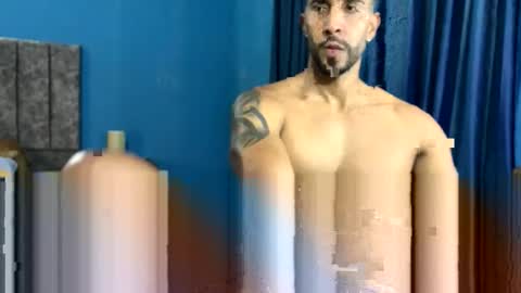 Snapshot of willc2019 chatting on 11-11-25, 03:12 OLIVER SANZ online show from 11-11-25, 03:12