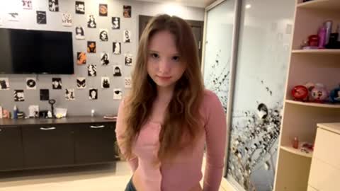 Olivia online show from 04-02-26, 03:31