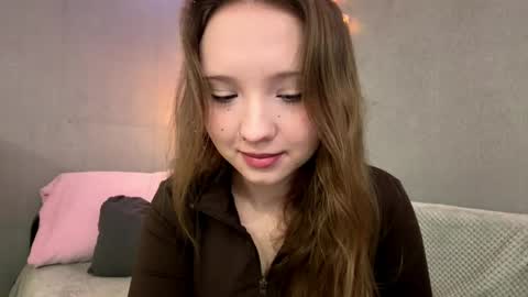 Olivia online show from 05-20-26, 03:18