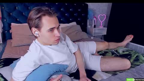 William online show from 09-20-25, 03:07