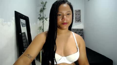 Snapshot of willowsweett chatting on 06-23-26, 11:19 WIllow online show from 06-23-26, 11:19