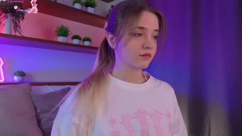 Mary online show from 07-17-26, 03:39