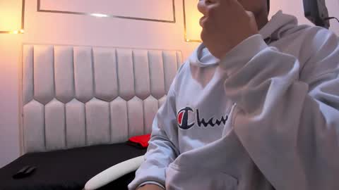 Snapshot of win_mds chatting on 02-25-26, 12:59 Winn online show from 02-25-26, 12:59