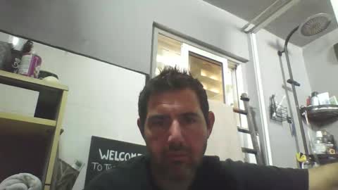 Snapshot of windowpane5 chatting on 10-18-25, 11:33 windowpane online show from 10-18-25, 11:33