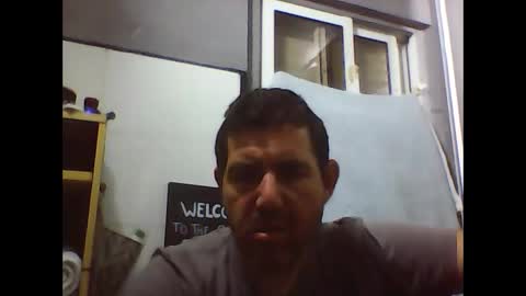 Snapshot of windowpane5 chatting on 12-17-25, 01:00 windowpane online show from 12-17-25, 01:00