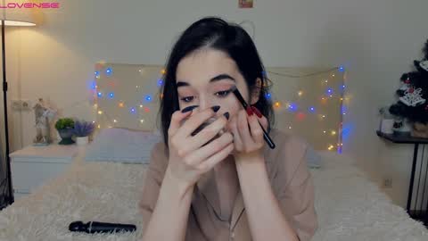 Amalia and Mia online show from 12-29-24, 07:17