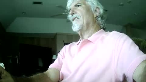 Snapshot of winedog2020 chatting on 06-15-26, 03:58 Gundja Man online show from 06-15-26, 03:58