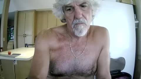 Snapshot of winedog2020 chatting on 06-23-26, 01:20 Gundja Man online show from 06-23-26, 01:20