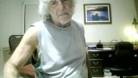 Snapshot of winedog2020 chatting on 07-19-26, 03:10 Gundja Man online show from 07-19-26, 03:10