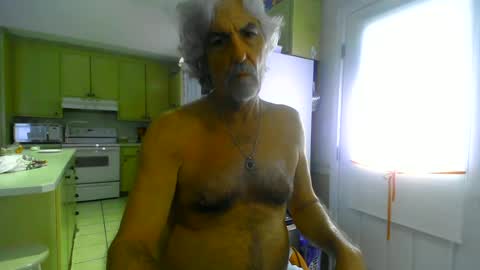 Snapshot of winedog2020 chatting on 07-27-26, 12:12 Gundja Man online show from 07-27-26, 12:12