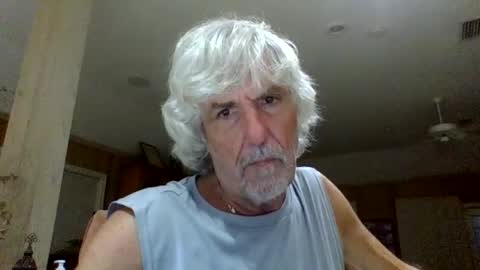 Snapshot of winedog2020 chatting on 08-02-26, 01:04 Gundja Man online show from 08-02-26, 01:04