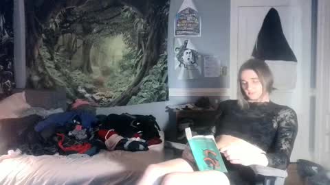 Snapshot of winter123137 chatting on 12-30-24, 03:47 Winter online show from 12-30-24, 03:47