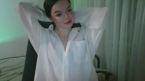 Snapshot of winter__white_rose chatting on 04-13-26, 06:57 Emma online show from 04-13-26, 06:57
