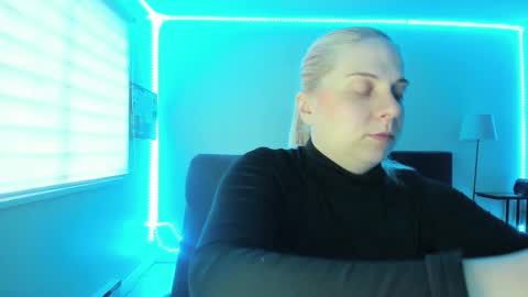 Snapshot of winter_miracle chatting on 01-09-26, 07:59 Winter Miracle online show from 01-09-26, 07:59