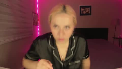 Snapshot of winter_miracle chatting on 01-15-26, 01:16 Winter Miracle online show from 01-15-26, 01:16